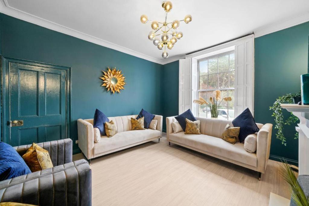 Deluxe 5 Bed In Central Whitby - Parking - Hot Tub Exterior foto