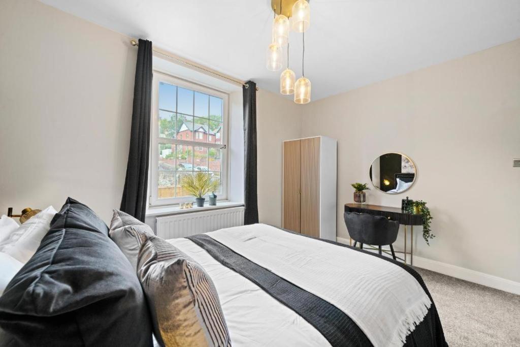 Deluxe 5 Bed In Central Whitby - Parking - Hot Tub Exterior foto