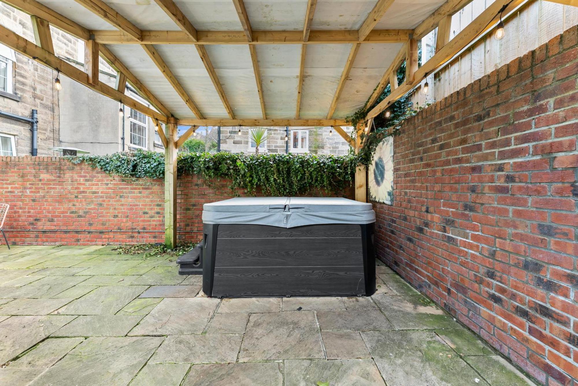 Deluxe 5 Bed In Central Whitby - Parking - Hot Tub Exterior foto