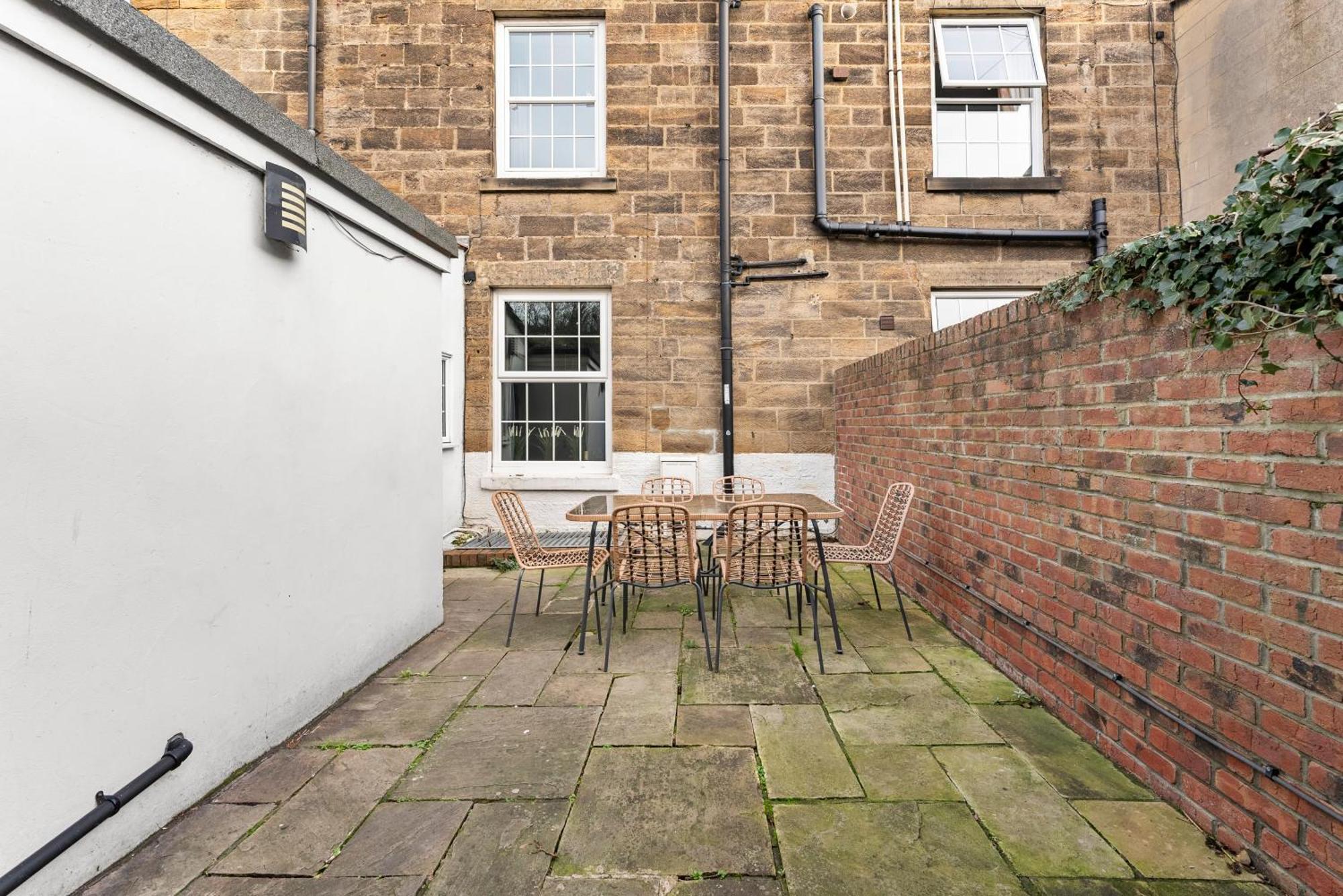 Deluxe 5 Bed In Central Whitby - Parking - Hot Tub Exterior foto